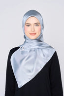 text -- shimmering platinum grey