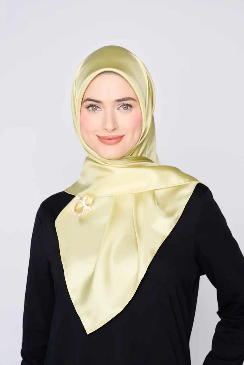text -- shimmering olive luxe