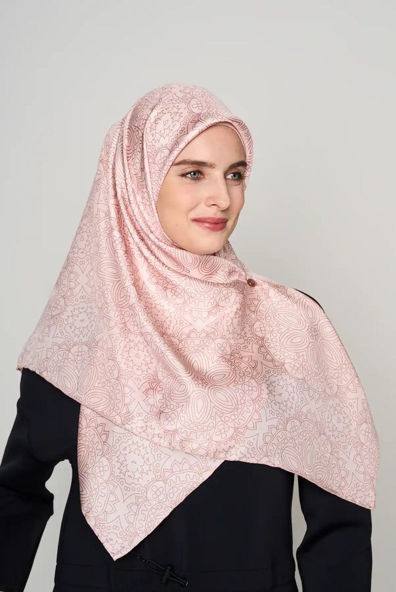 jewel of arzu square TWILL SILK Medium