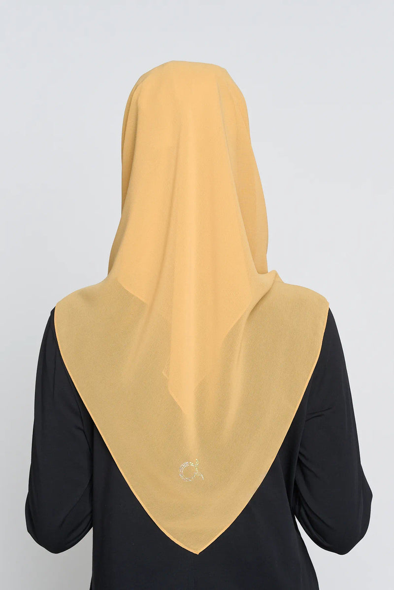 text -- georgette gold