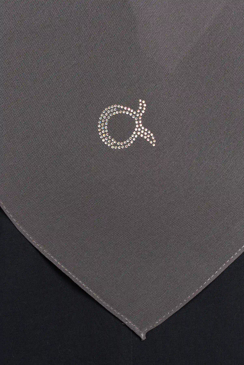 text -- georgette sesame