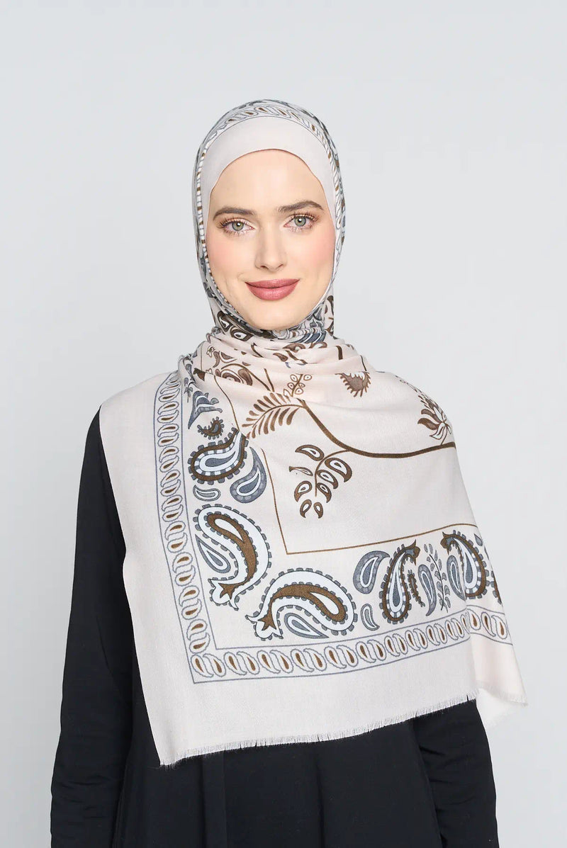 text -- nude paisley