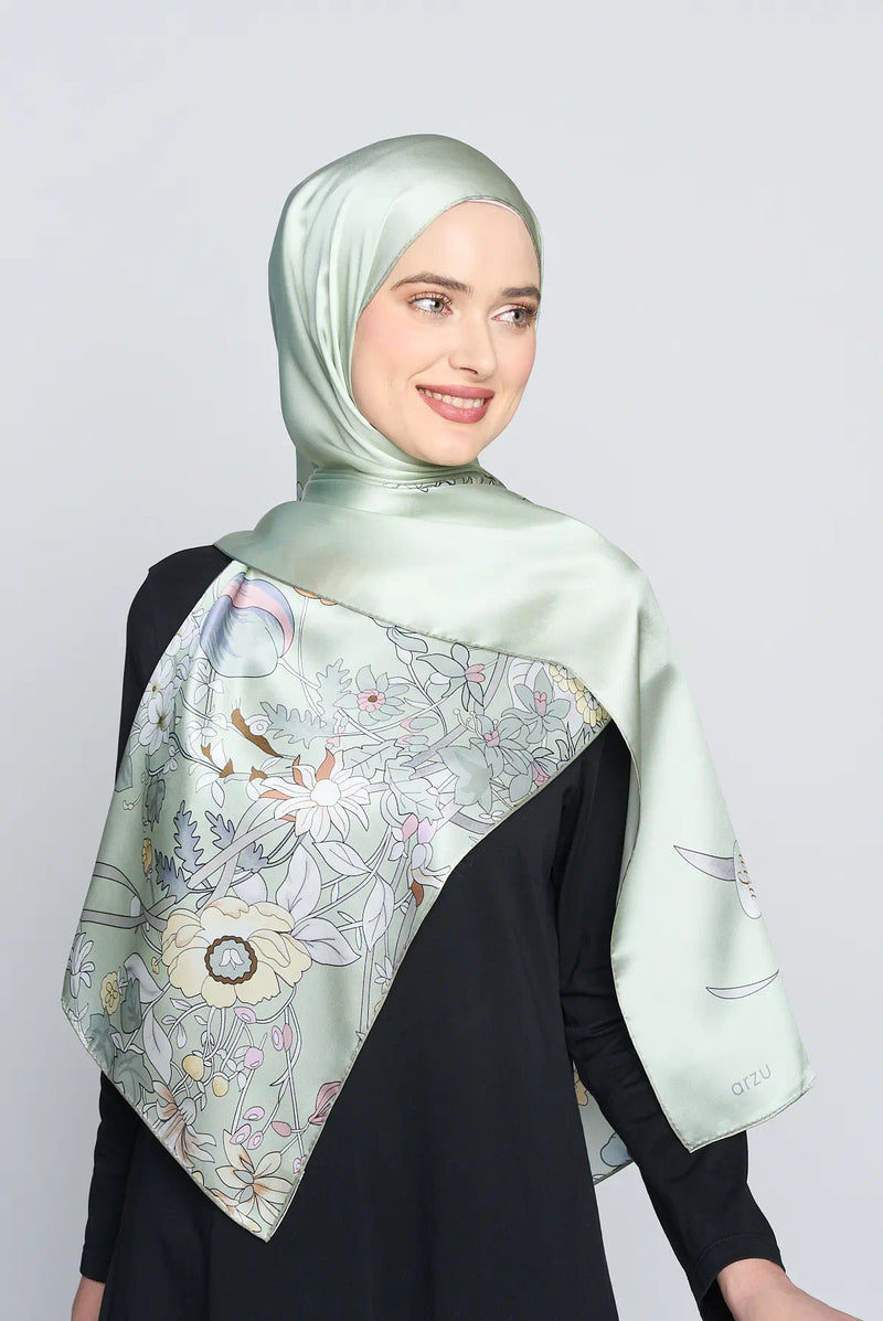 text -- reversible soft green and pearl mist