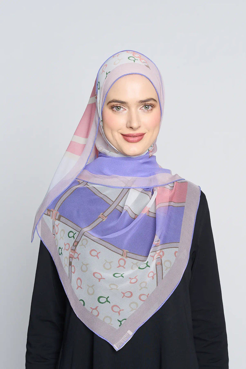 text -- chain dusted iris