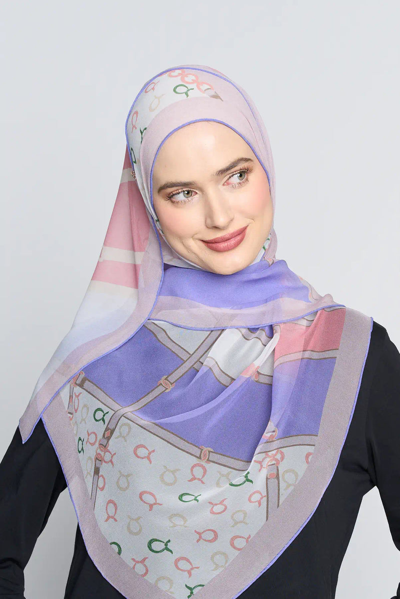 text -- chain dusted iris