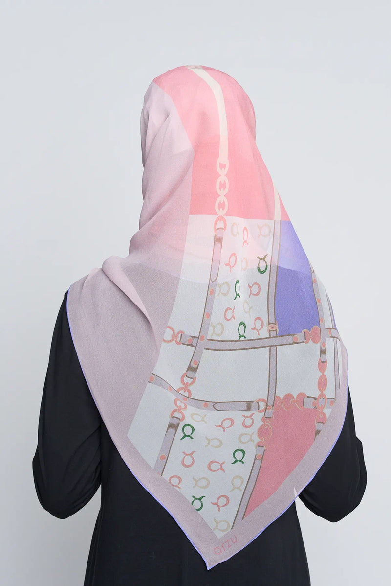 text -- chain dusted iris