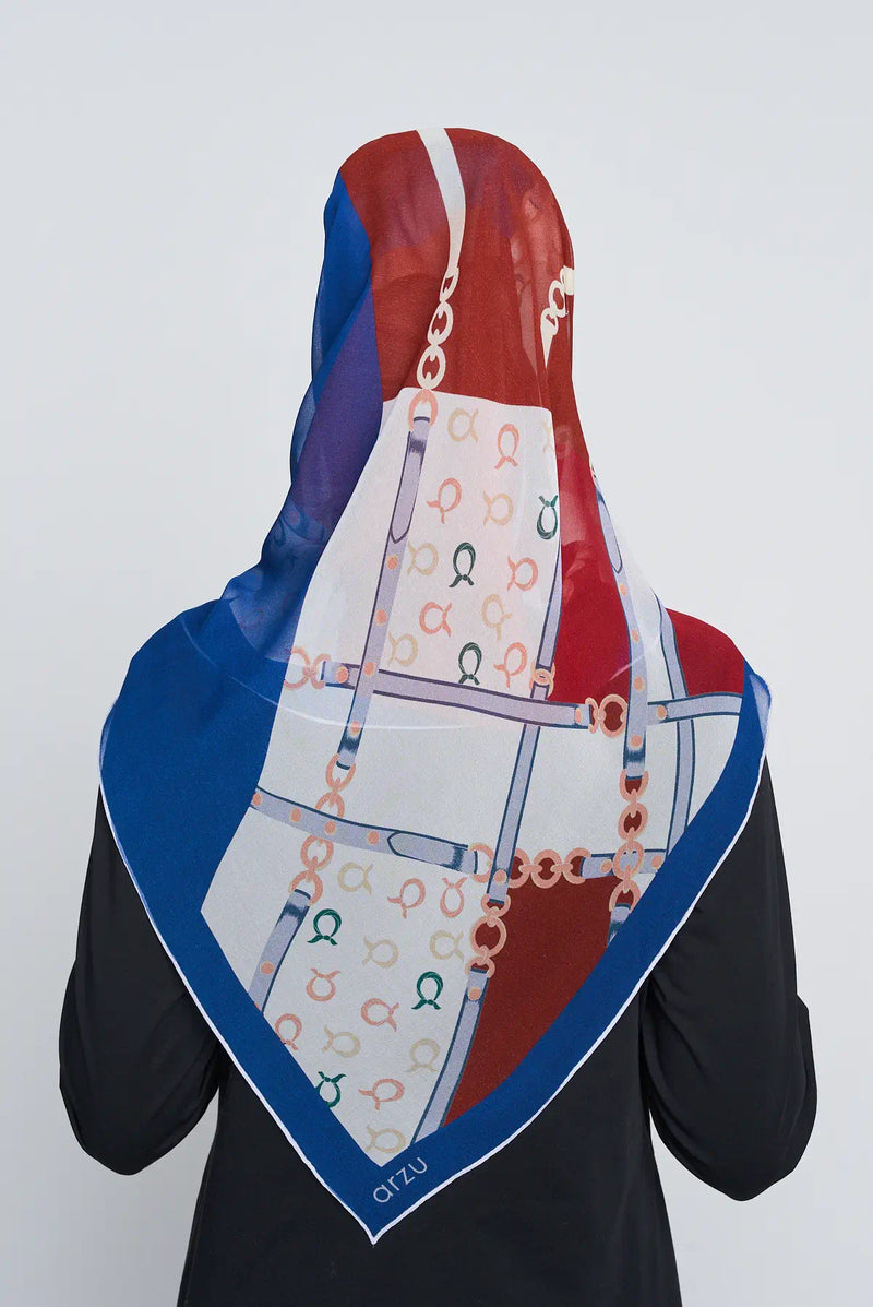 text -- chain royal sapphire