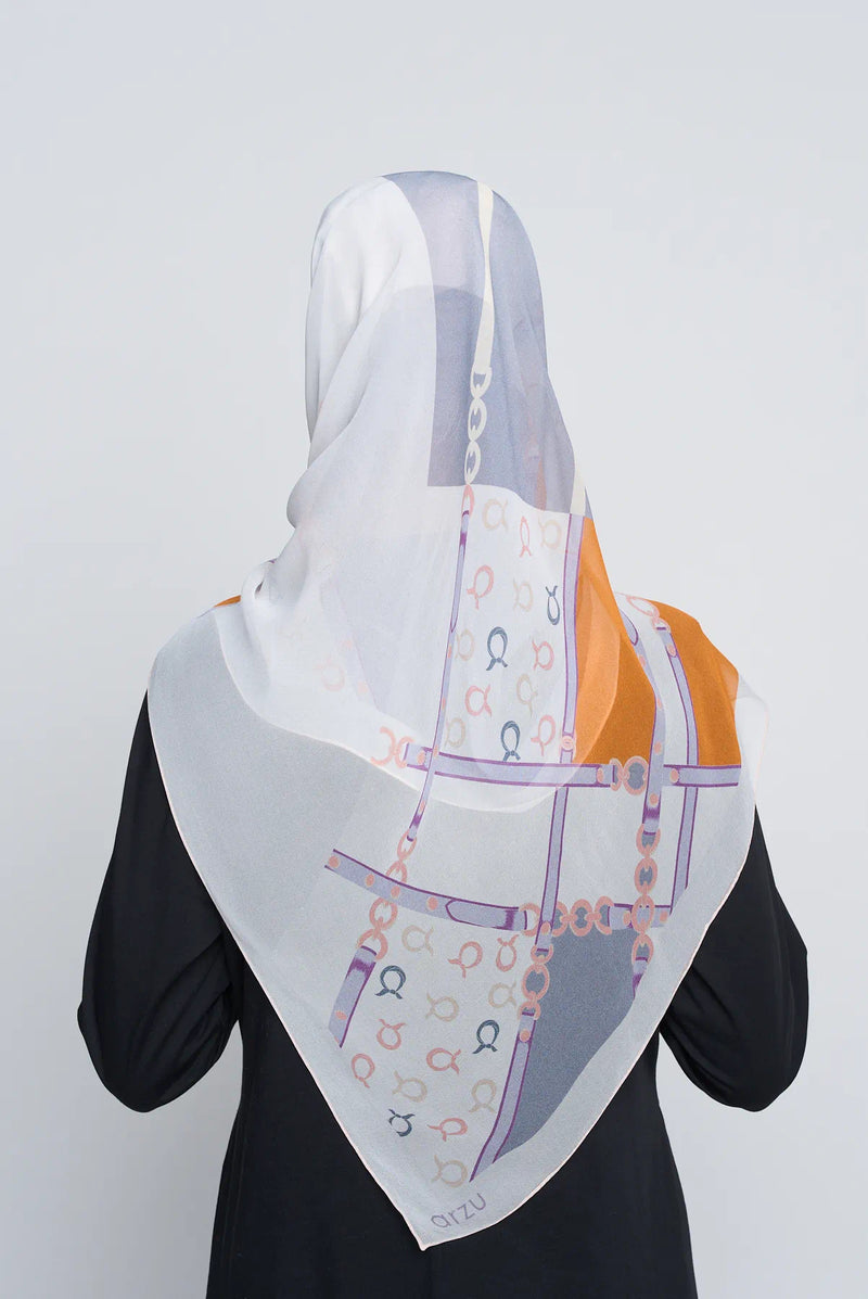 text -- chain saffron lilac