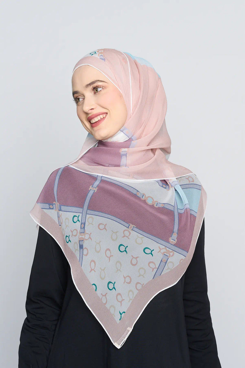 text -- chain petal nude