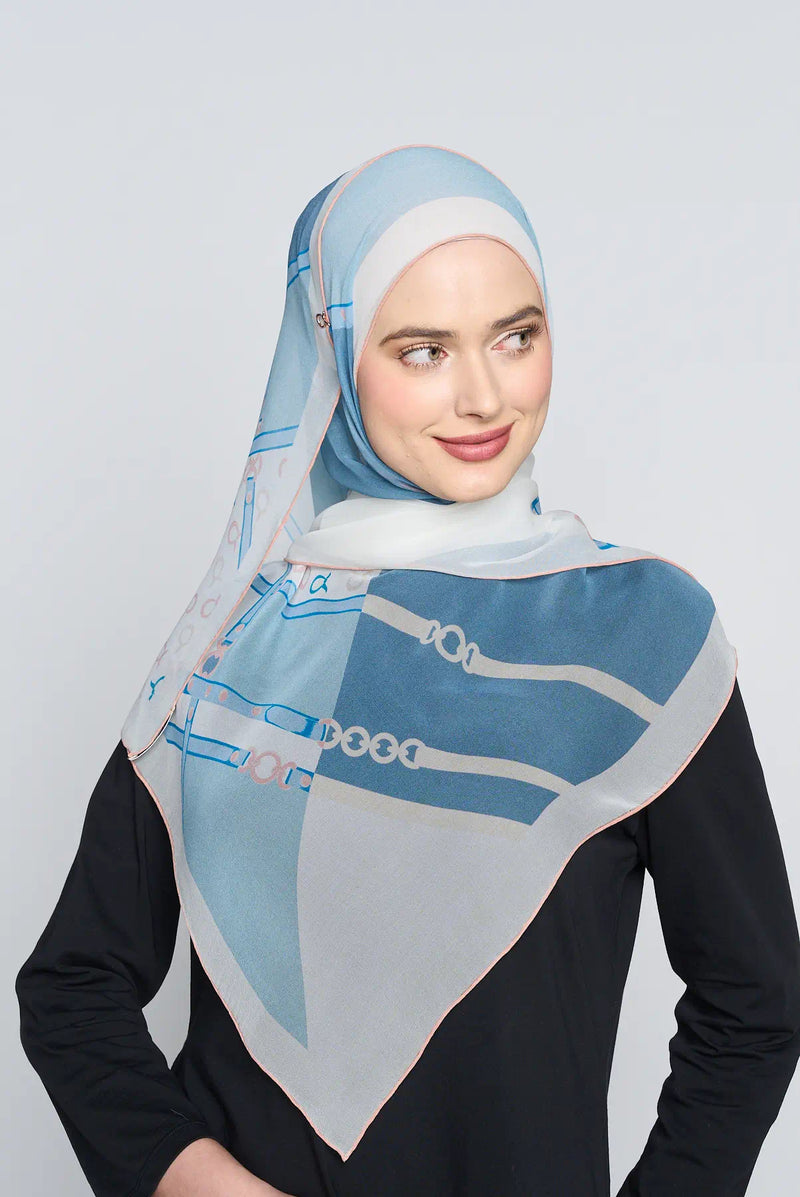 text -- chain calm sky