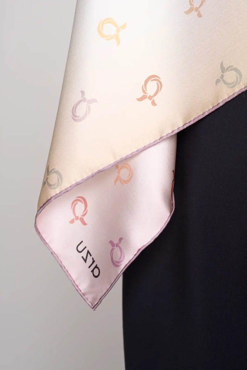 text -- reversible pink and cream