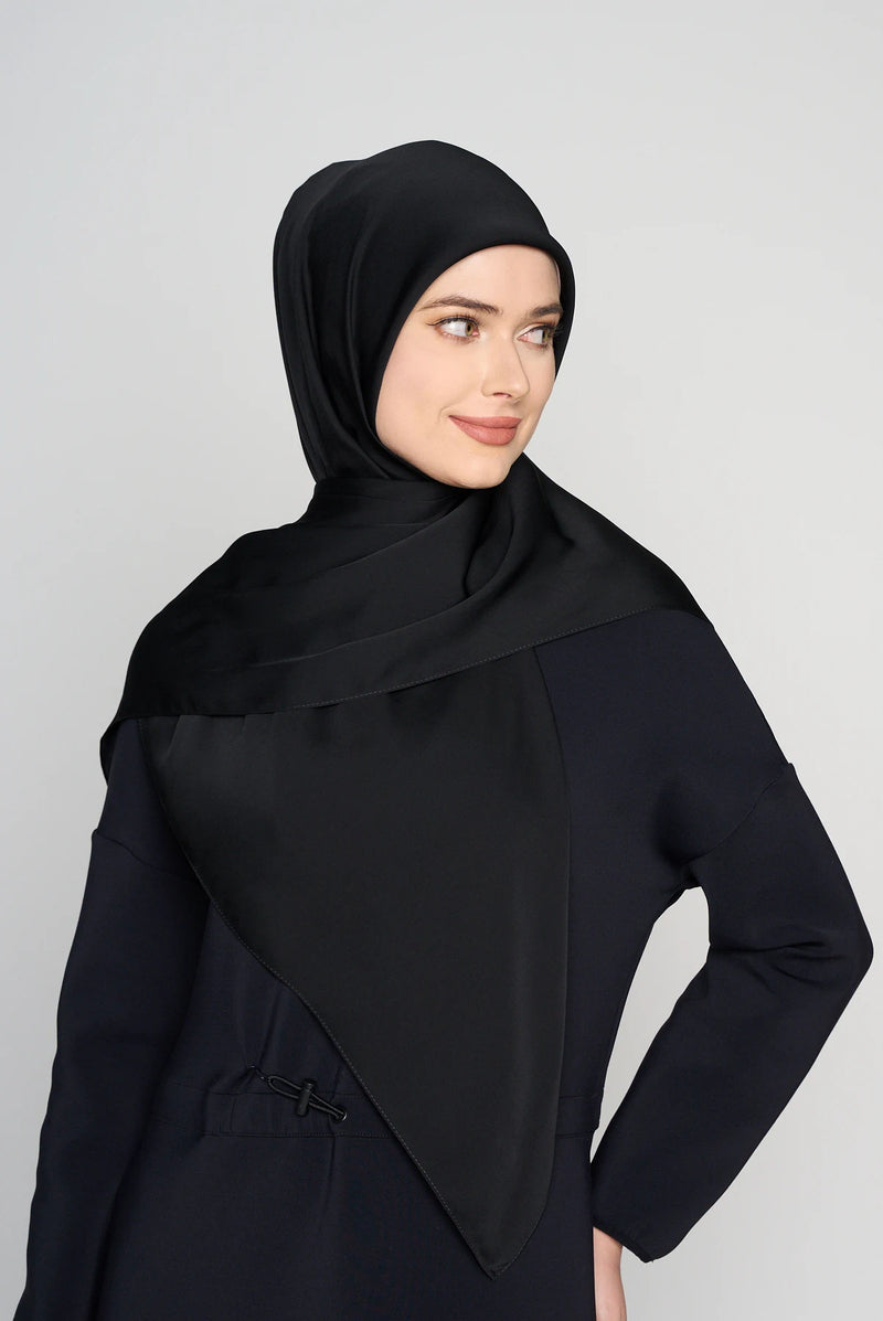 text -- plaintastic black