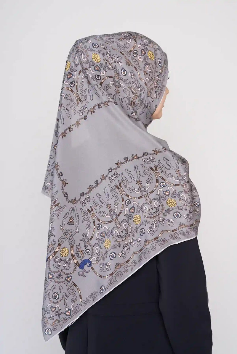 text -- paisley platinum grey