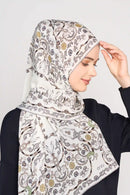 text -- paisley off white