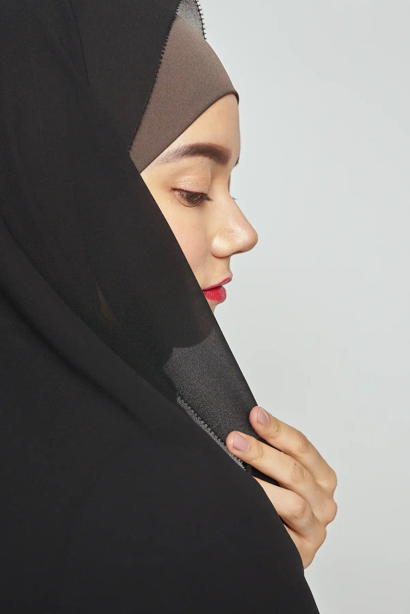 text -- sophisticated black