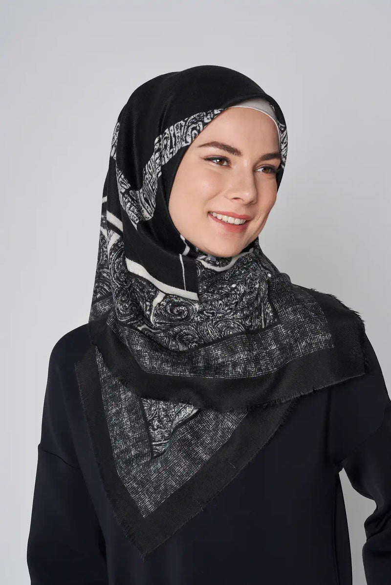 text -- classic black