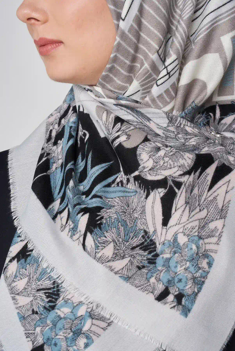 text -- modern floral white