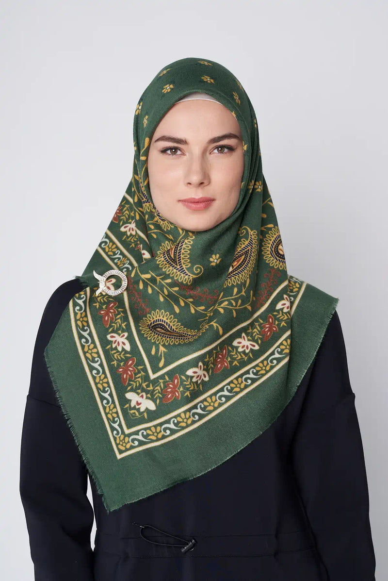 text -- classic paisley green