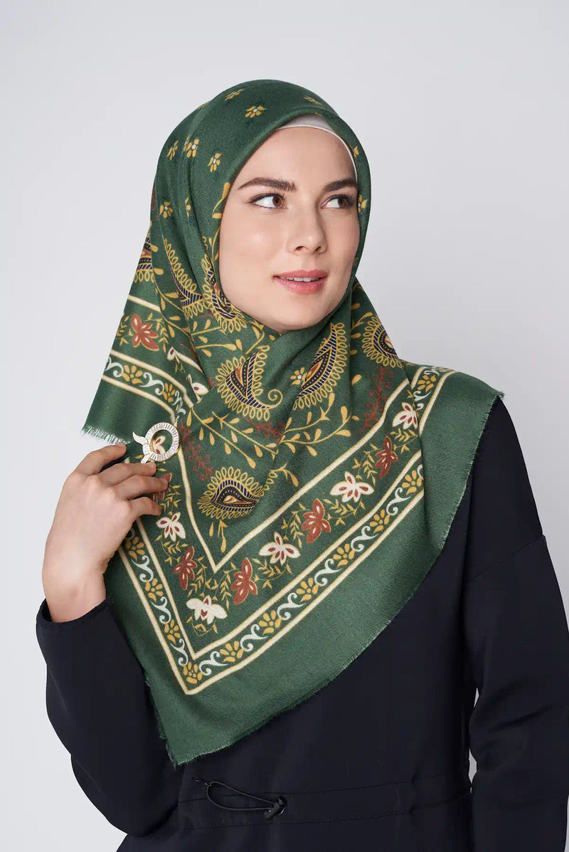 text -- classic paisley green