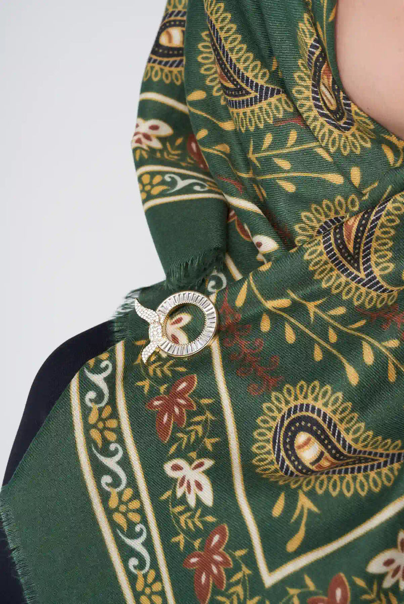 text -- classic paisley green