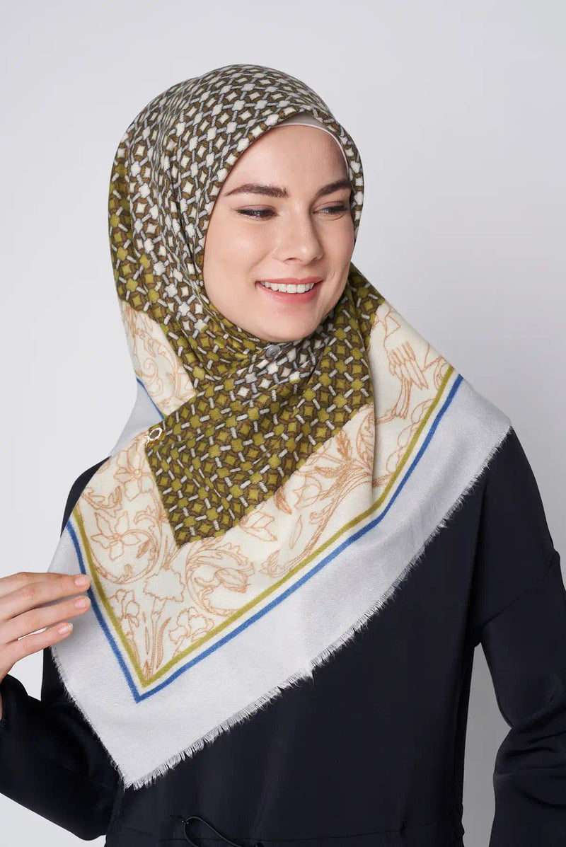 text -- mosaic elegance off white