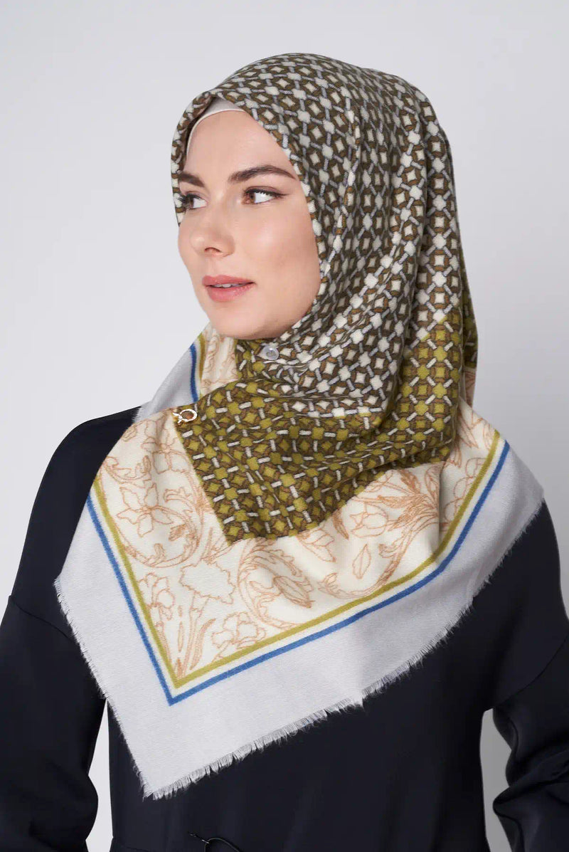 text -- mosaic elegance off white