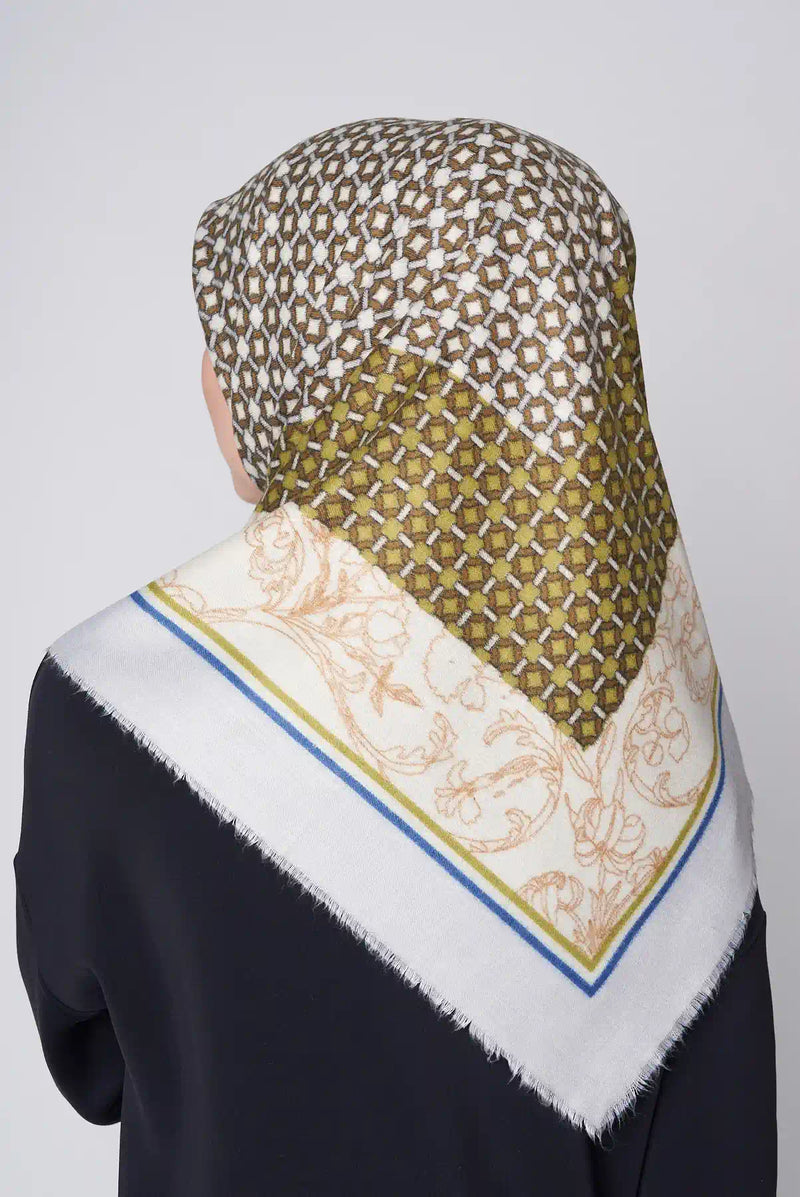 text -- mosaic elegance off white