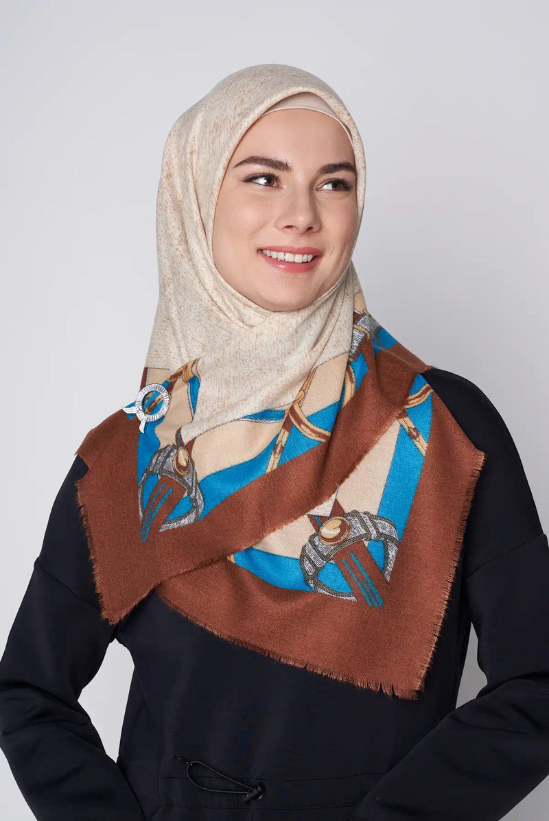 text -- jewelled links brown