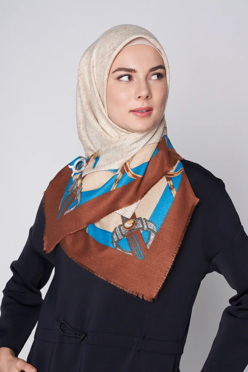 text -- jewelled links brown