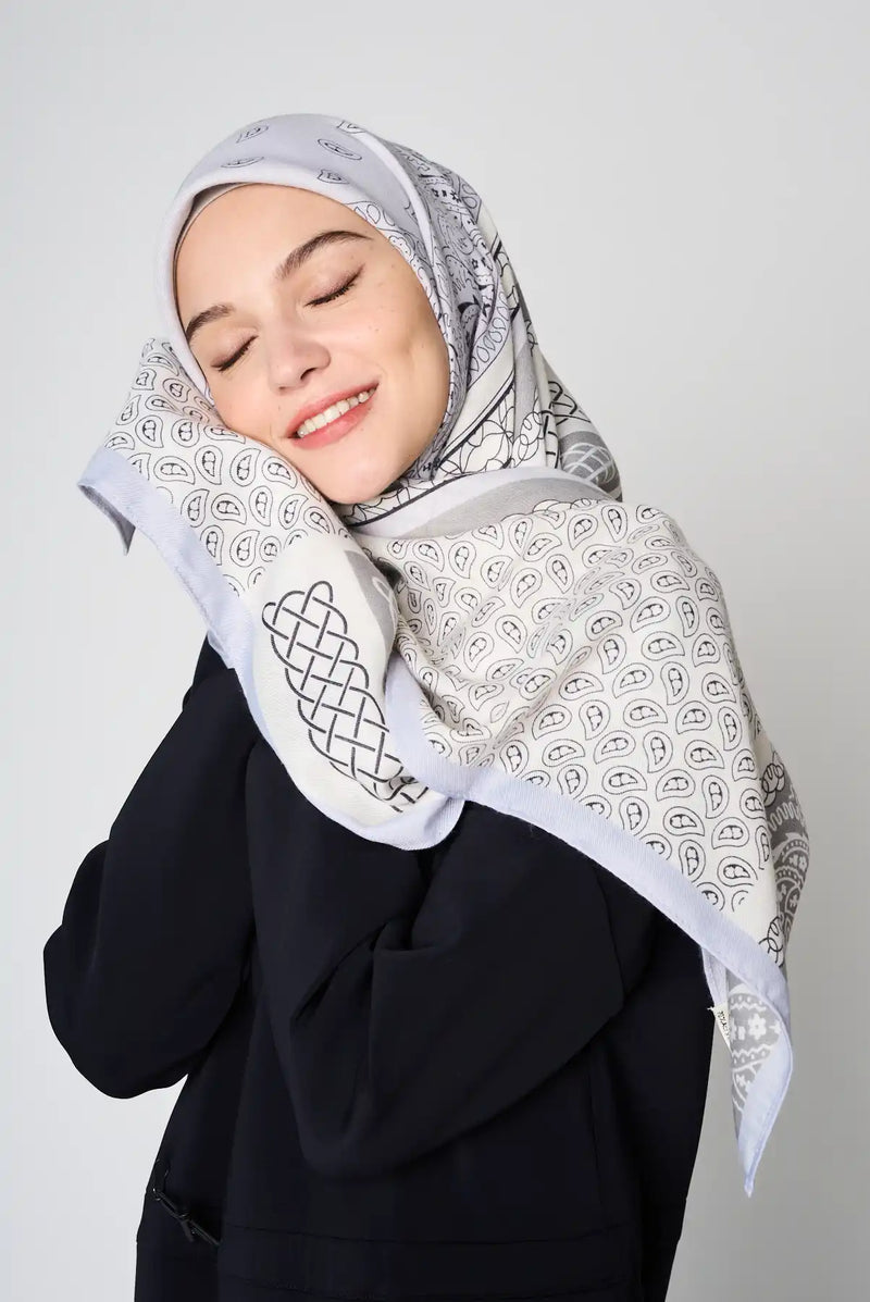 text -- paisley light grey