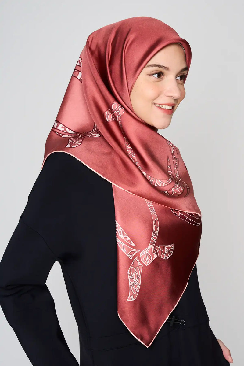 text -- arzu knot burnt rose