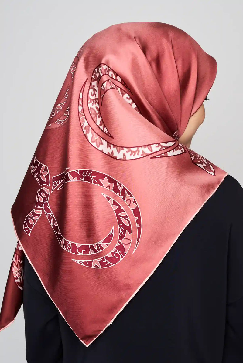 text -- arzu knot burnt rose