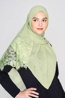 with-lace Ironfree™ scarf in TECHNICAL