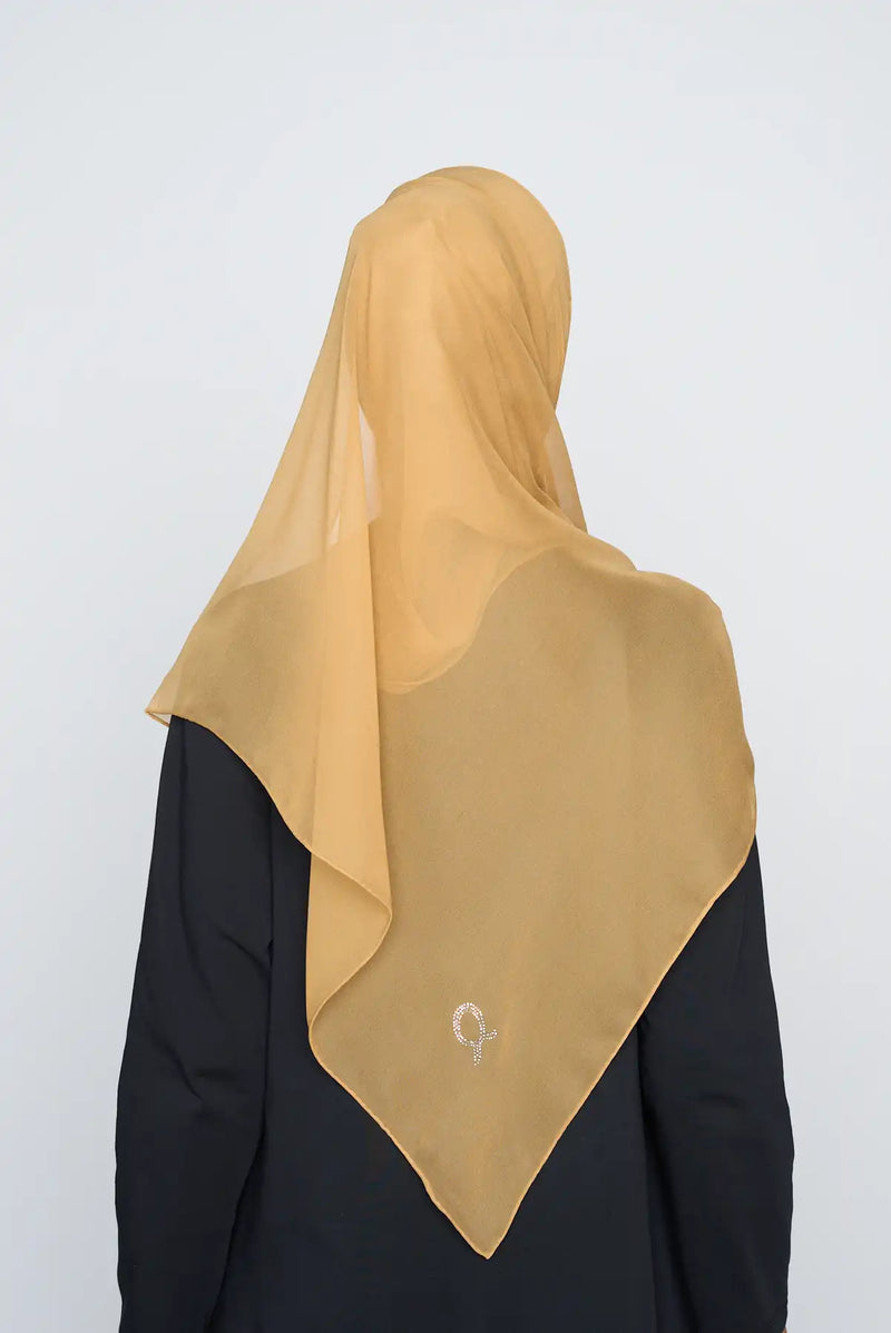 text -- crepe silk caramel