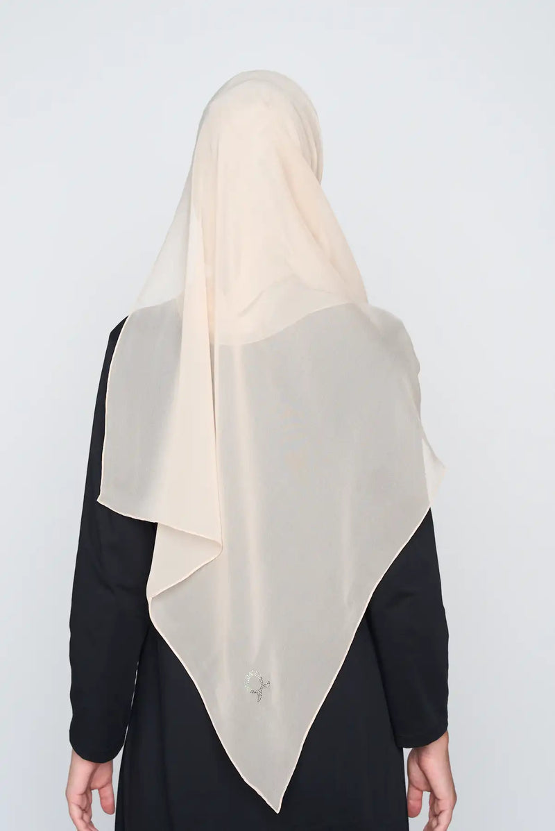 text -- crepe silk sand