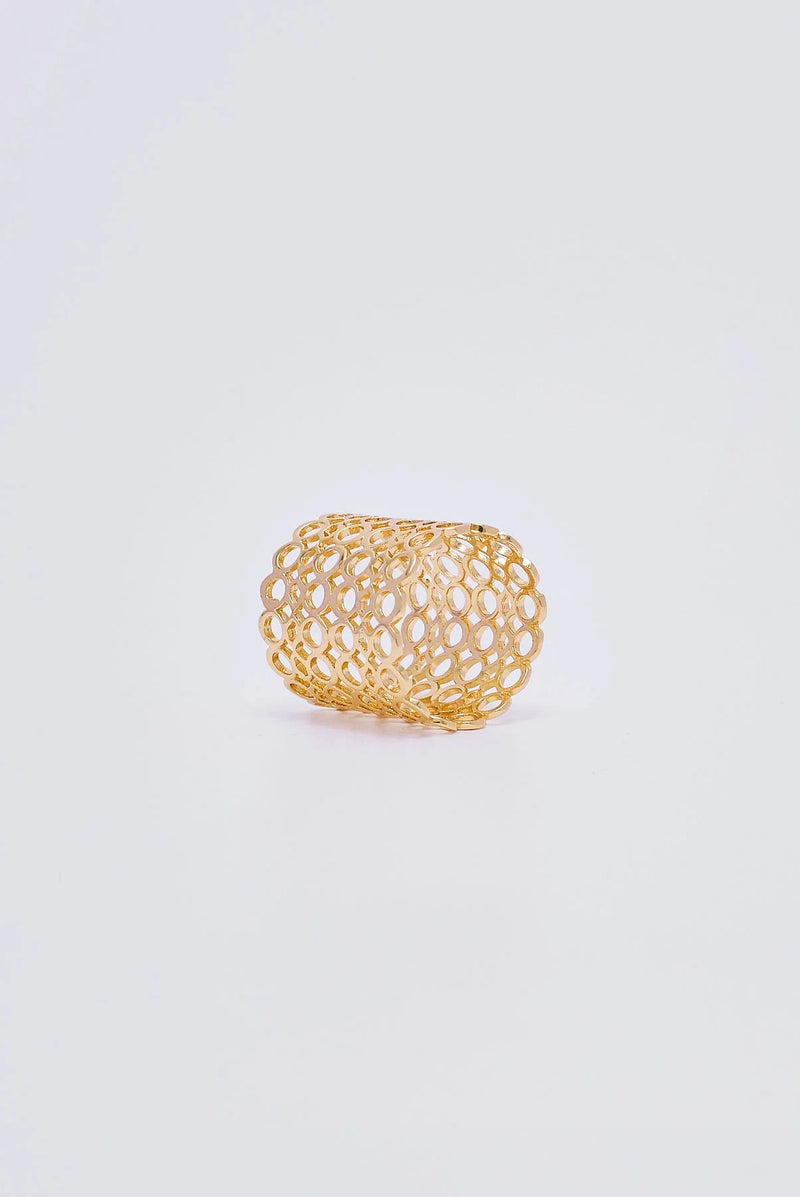 text -- gold ring