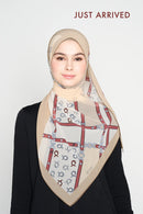 text -- chain soft almond