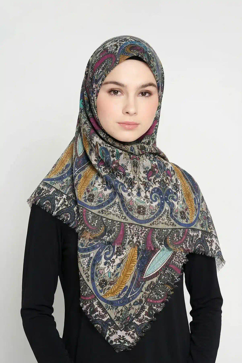 text -- classic paisley soft sage