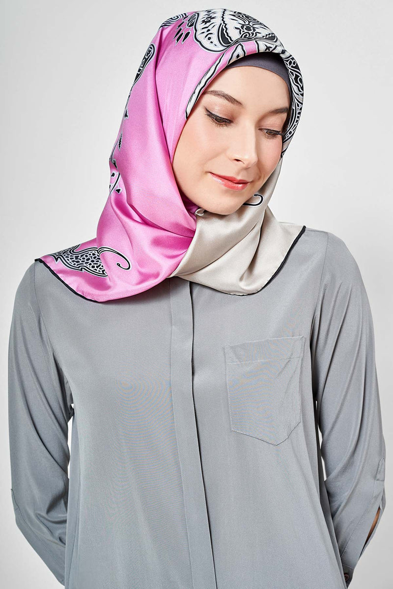text -- shimmering soft pink paisley