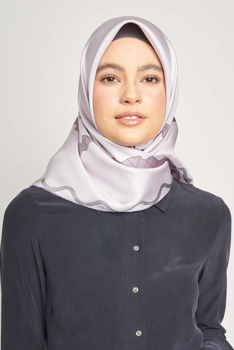 text -- graphic illusion ice silver lavender