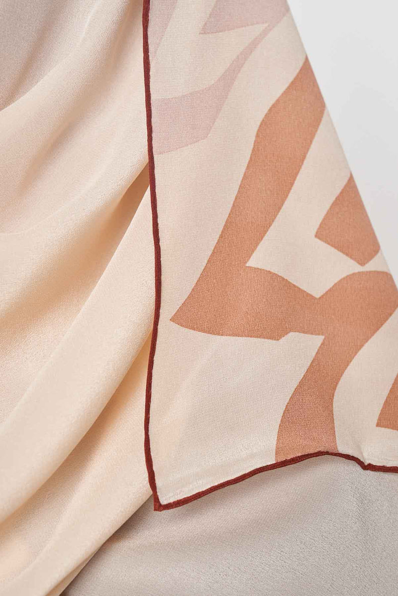 text -- trendsetter cream red