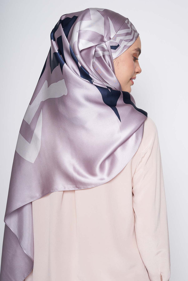 text -- trendsetter dainty lilac