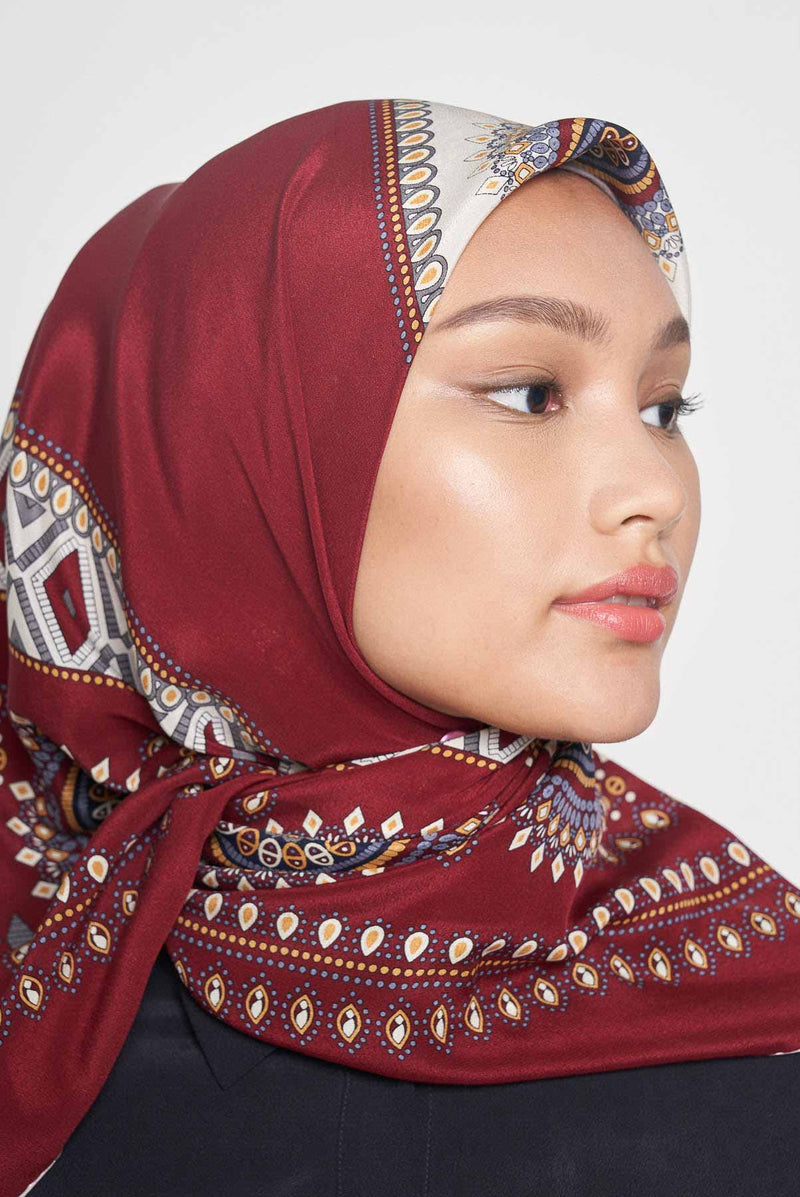 text -- ottoman reigning red