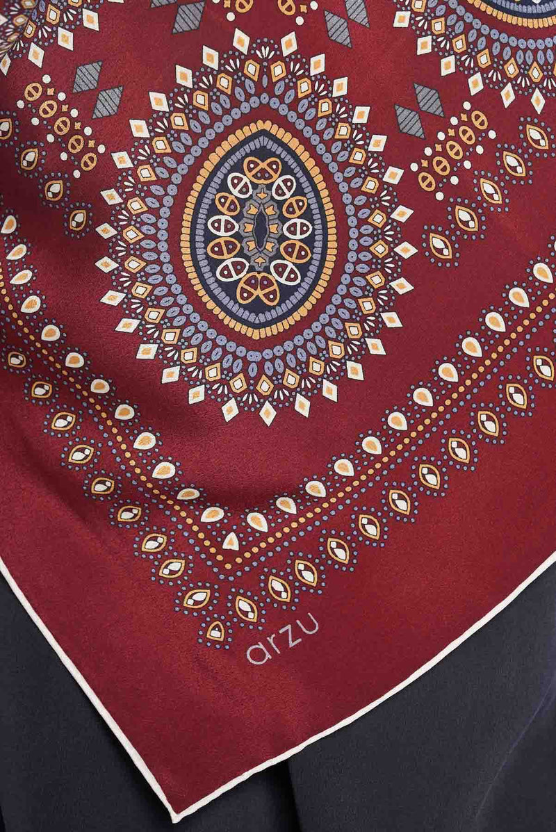 text -- ottoman reigning red