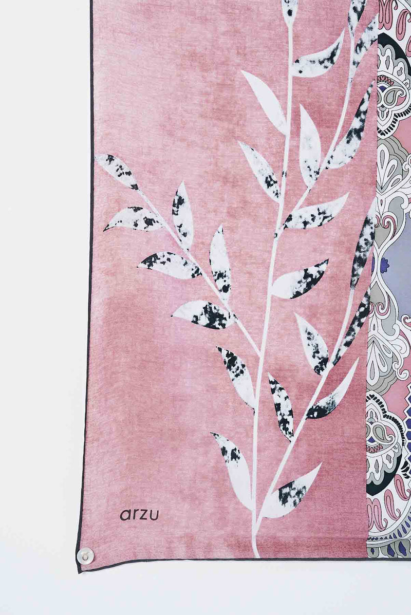text -- fashion ladylike pink