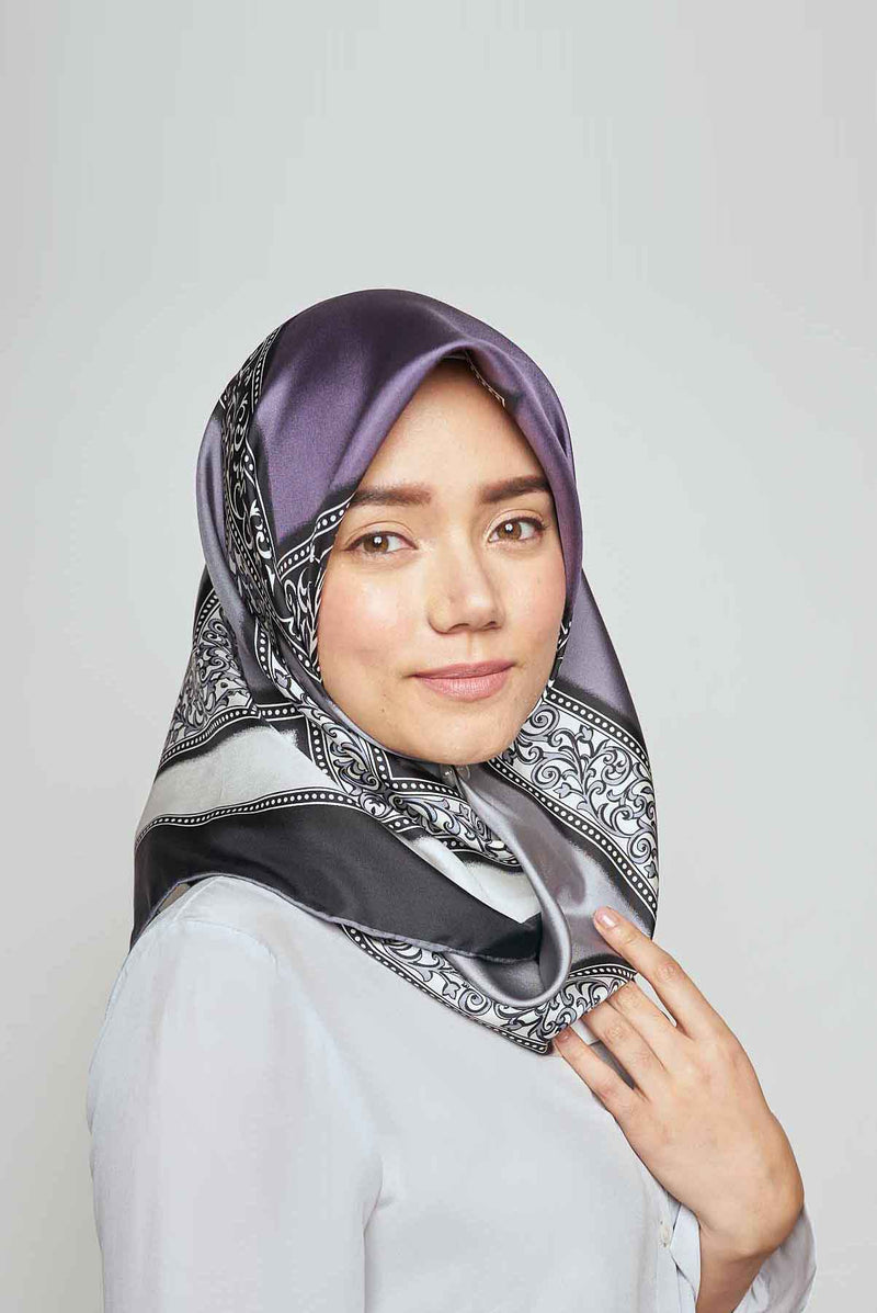simple florentine square Large TWILL SILK 110cm