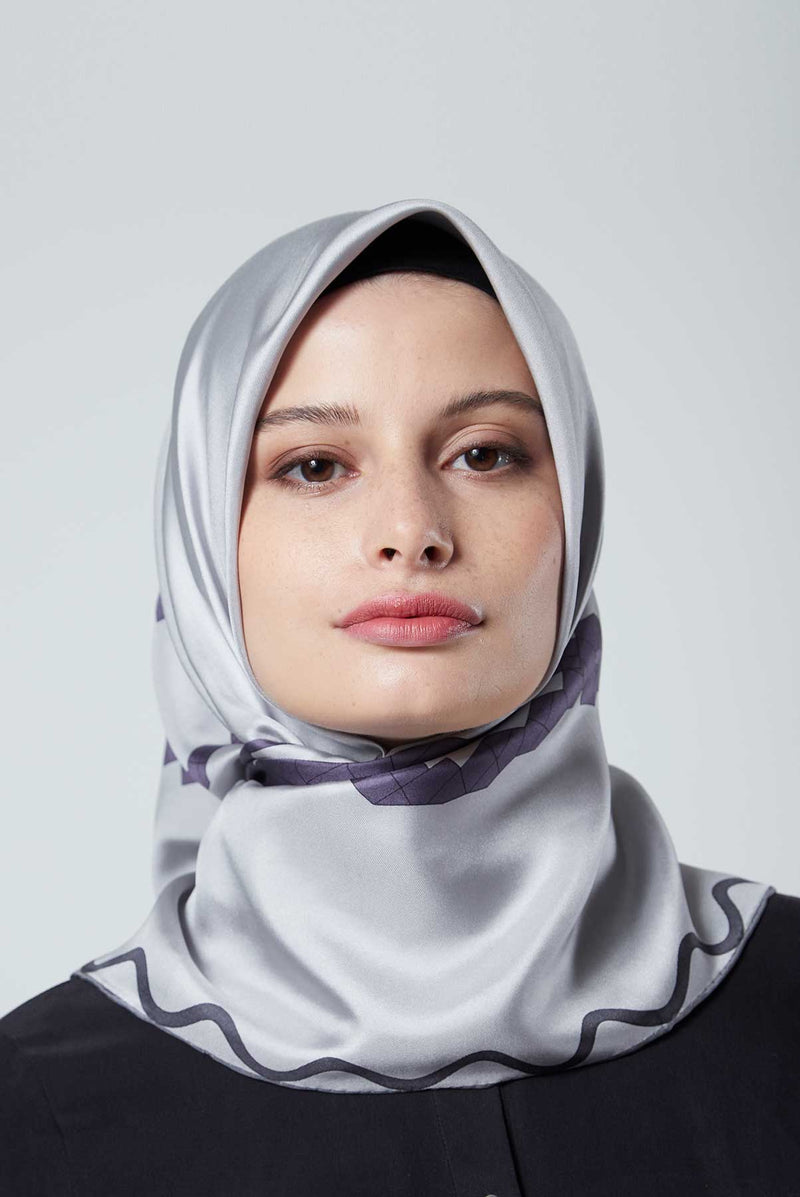 graphic illusion square Large TWILL SILK