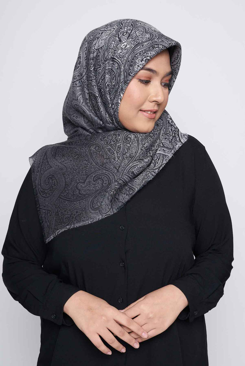 text -- paisley ombre sophisticated black